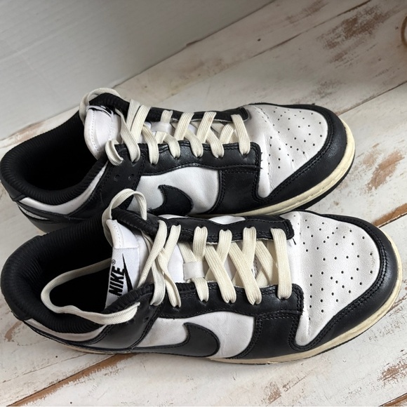 NIKE Low Dunk Vintage Panda sneakers black white retro sz 8.5 women’s FQ9988-100 - Picture 8 of 12